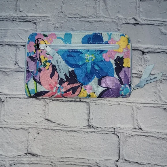 Vera Bradley travel floral wallet - Picture 2 of 8